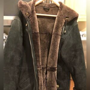 Burberry shearling hooded jacket in black size S